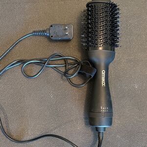 Amika Hair blow Black Styling Brush